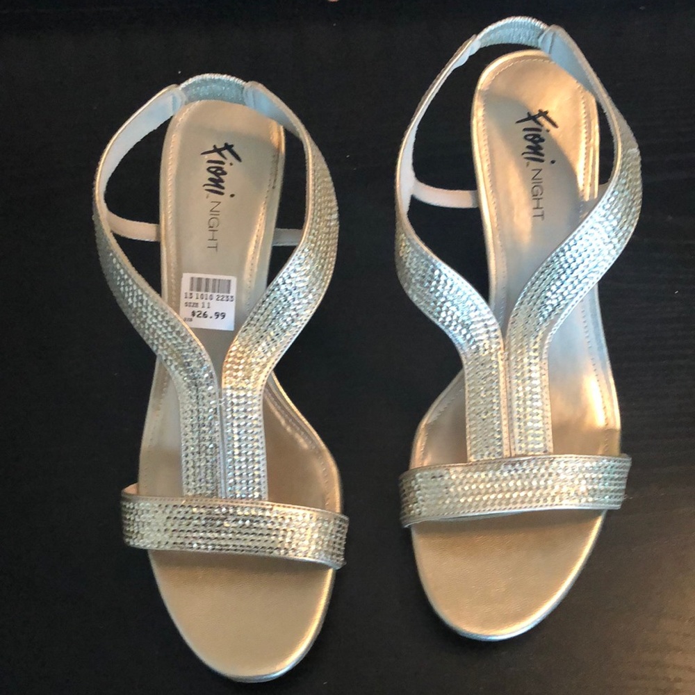 Light Gold heeled sandal size 11M for the holidays!!!